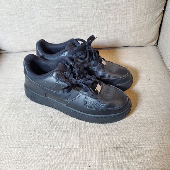 Nike Air Force 1 Low Triple Black Men\'s Sneakers Size 6Y main image 8